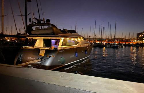 MotorYacht 21 avec équipage - Photo 12