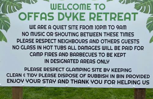 unique sheperds hut private hot tub, ensuite & kitchenette - Photo 16