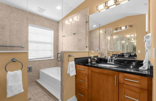 Sunny Sales - Renovated TownHome by Disney! - Foto 29