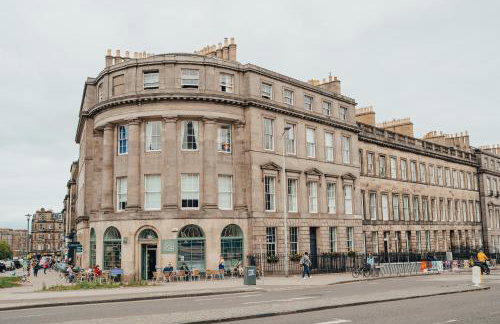 Modern Central 2 Bed Apartment with Parking - Foto 17