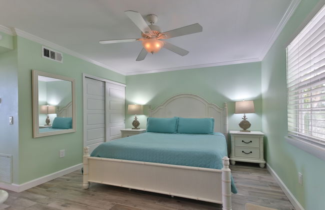 Tradewinds Beach Resort - Foto 17