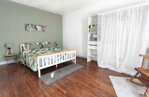 Number 22 - Le Dorat - Apartment One with garden & free parking - Foto 2