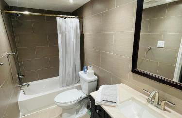 Freshly Renovated 2BR2BA Apt Walk-In Closet - Foto 11