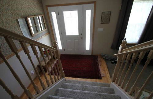 Five Bedroom Colonial Style Home - Foto 2