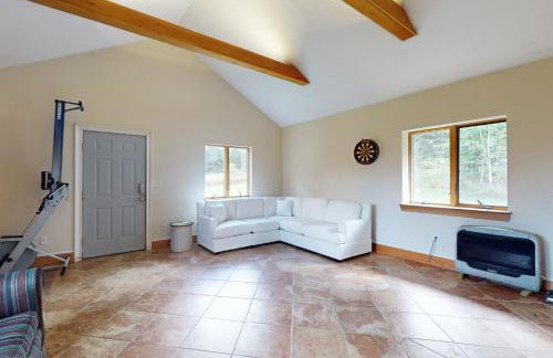 Stone House - Photo 10