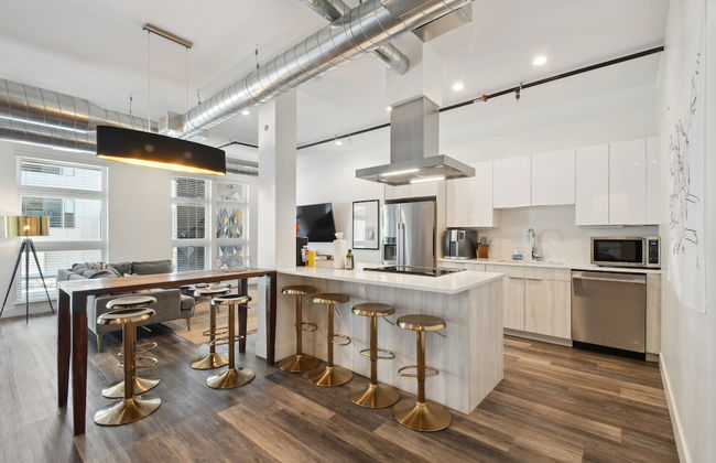 Cowboy Muse | RiNo Art Lofts - Foto 12