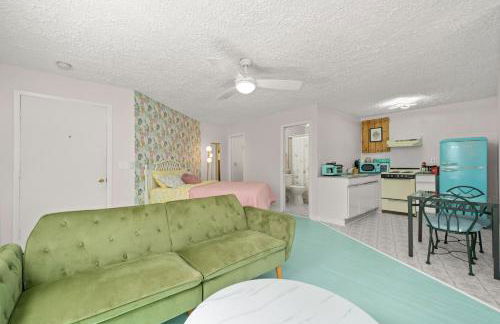 Sebring Circle Studio Stay- Postcard Mural Views - Foto 2