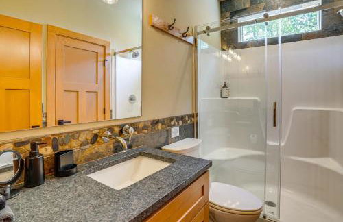 Modern Nellysford Getaway with View Deck and Fire Pit - Foto 17