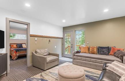 Peaceful Treehouse-Style Stay with Sauna Fire Pit Forest Views Near the Coast The Treehouse by AvantStay - Foto 17