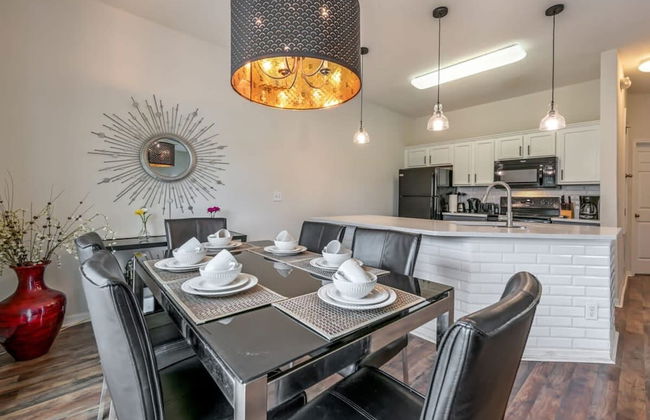 Remodeled Gem - Comfort and Location - Foto 36