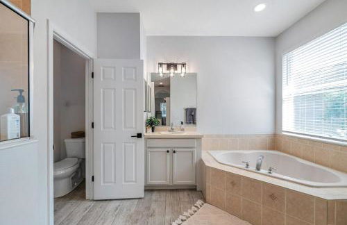 Large 5 bd home close to Beaches - Photo 65