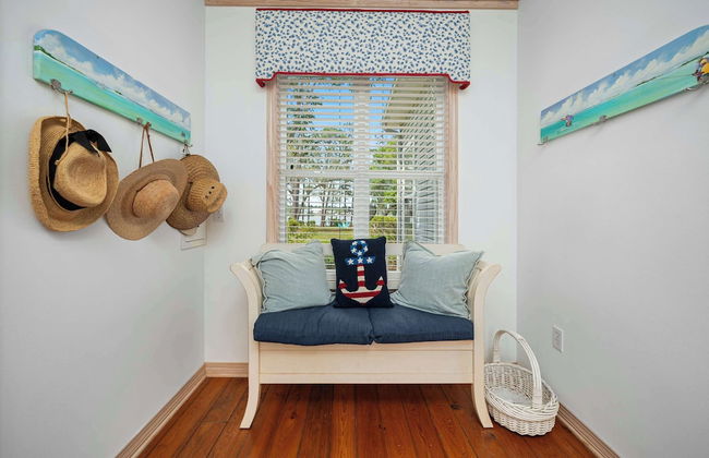 Secluded Waterfront Retreat for 23 Dock, Pets OK - Foto 18