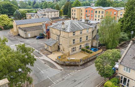 Elegant Garden Apartment, Private Parking & EV Charger, Walk to Town - Foto 55