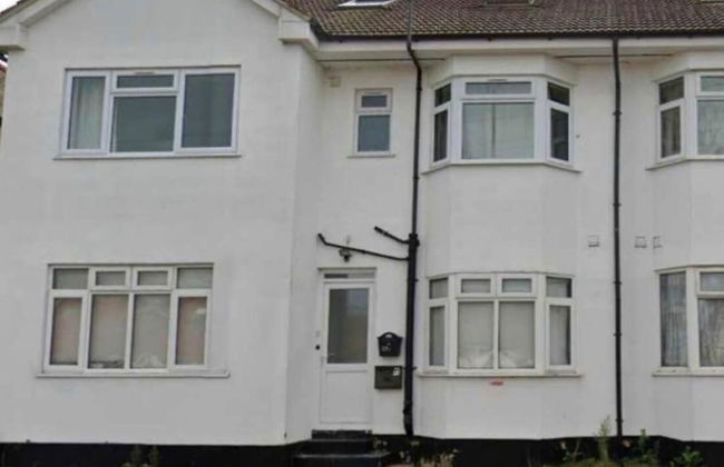 Lovely 4-bed Apartment in Harrow - Foto 24