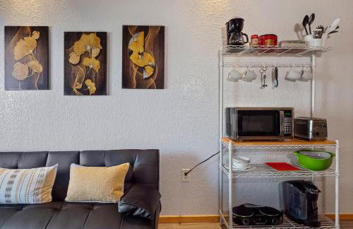 Couples Getaway - Sweet Retreat - European Village Best Location - Foto 15