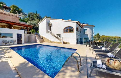 Villa León en Denia, vacaciones con barbacoa en terraza, piscina privada y vistas al Mediterráneo by Family Homes - Foto 2