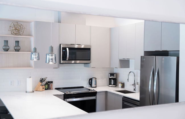 Rustic Retreat by Revelstoke Vacations - Photo 9