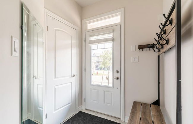 Modern Lakeshore 3BR 3BA TH Free Parking BBQ - Foto 3