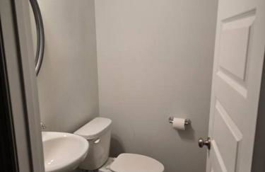 Spacious Modern Retreat Near Downtown - Photo 4