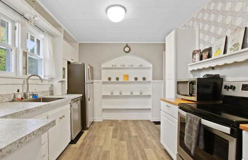 Bohemian Bungalow Pac-Man, walk downtown, pet friendly - Foto 34