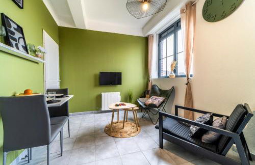 Stay Cosy Lille I Tourcoing - Appartement - Hypercentre - Parking securise - Wifi - Netflix - Cuisine - Foto 5