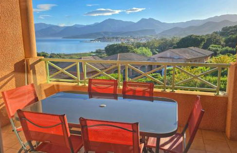 Charmant T3 avec Vue Panoramique sur la Mer, Terrasse, Piscine et à seulement 300m de la plage de la Roya - Foto 1
