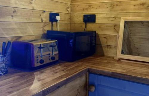 Inviting 1-bed Cabin in Newmarket - Foto 3