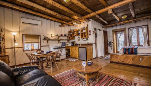 Rustic Log Cabin on Eco-Friendly Farm near Taos, New Mexico - Foto 4