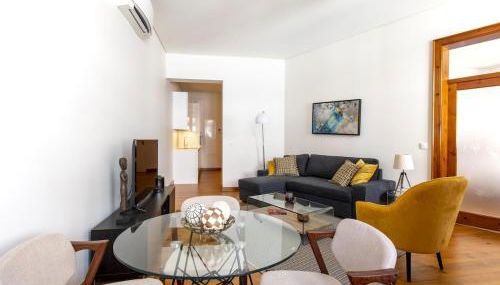 Chiado Stylish Bright Apt with AC - Photo 2