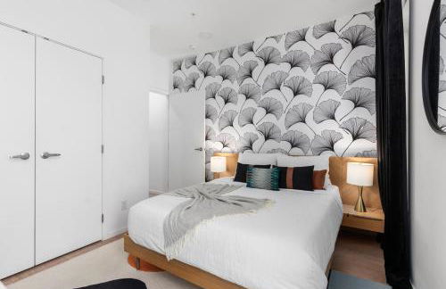 River View High-End Condo with Private Patio and FREE Parking - Foto 20