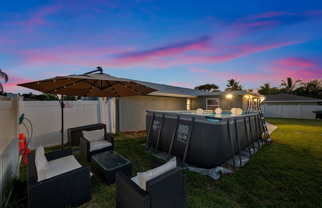 Paradise Haven- Amazing 4BR Oasis With Pool - Foto 27