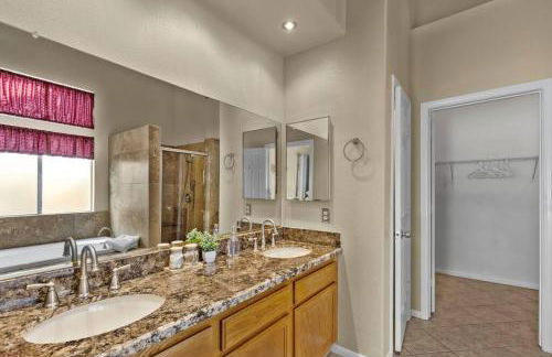 Vegas Retreats Pool, Arcade, Fun, 10min from Airport and the Strip - Foto 27