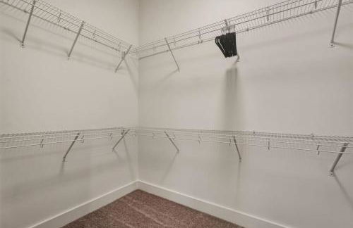 Blue Haven - Pool, City Views, Free Parking - Foto 39