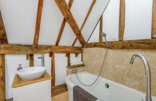 Liston Hall Barn - Photo 20