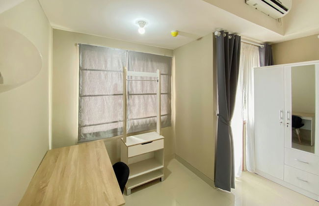 Homey and Nice 1BR at LRT City Jatibening Apartment - Photo 3