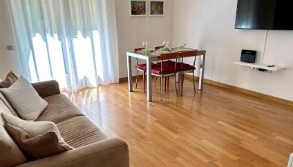 Riva Family Home - Central Apartment - Photo 3