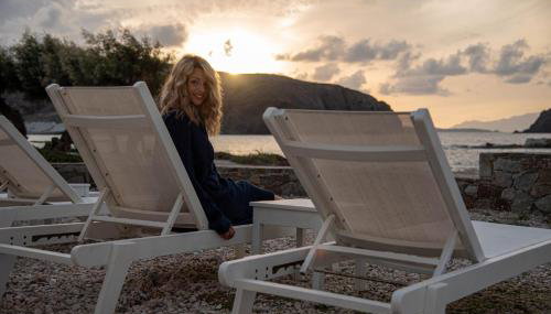 Milos Waves Luxury Apartments - Foto 4, Garden, sunbed