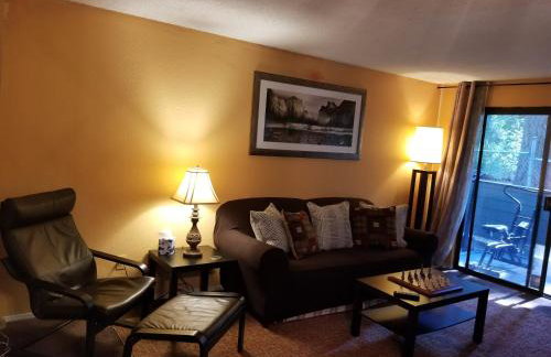 Lovely One bedroom condo with indoor fireplace. - Foto 3