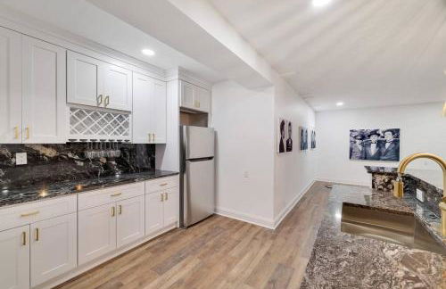 Luxe Lrg Pocono House for 18 Hot Tub/Gameroom/Pool - Foto 24