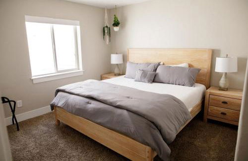 Huge immaculate home! Memories await! - Photo 16