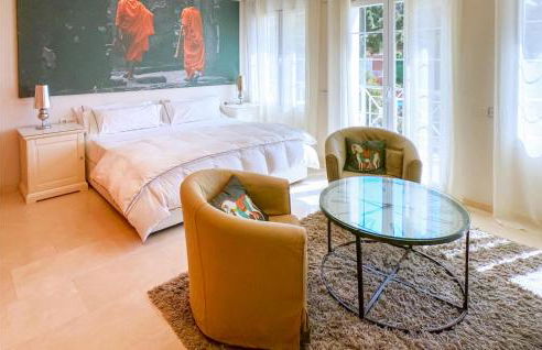 5 Bedroom Amazing Home In Cabrils - Foto 5