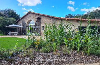 Gîte Le Puy Martineau piscine privée intérieure chauffée terrain arboré à 10 min du Puy du Fo - Foto 43