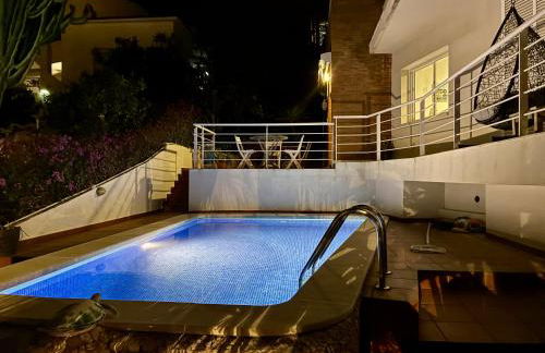 Villa with private pool, ocean & mountain views - Foto 43