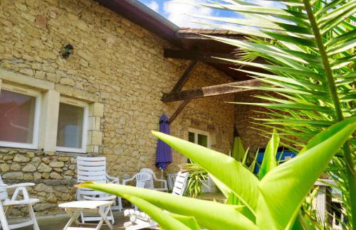 Appartement familial à Blaignac avec Piscine 100m² 8 personnes - Foto 10