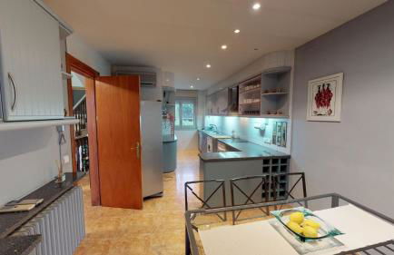 HOUSE OF JOY , CASA EN BANYOLES - Foto 26