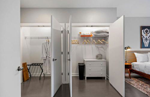 South Lamar Stay - Pickleball, Sauna & Cold Plunge - Photo 18