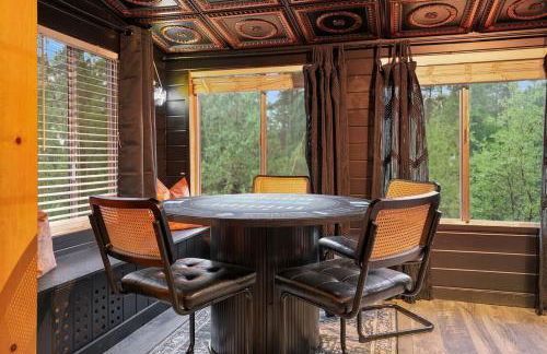 NEW! Hillside Getaway in the Pines, Games, Poker - Foto 27