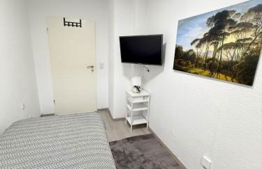 Zentral gelegene Zimmer mit Gemeinschaftsküche und -bad - Foto 4