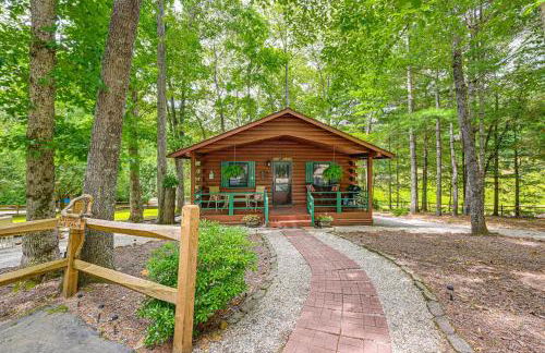 11 Mi to Dtwn Franklin Cabin with Porch! - Foto 21