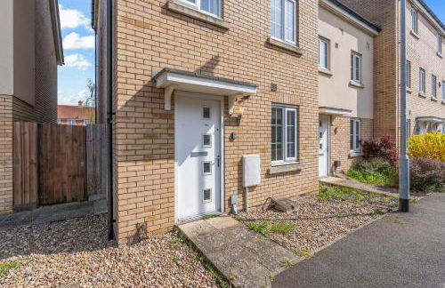 Stylish 4 Bedroom House in St Neots w Free Parking - Foto 52